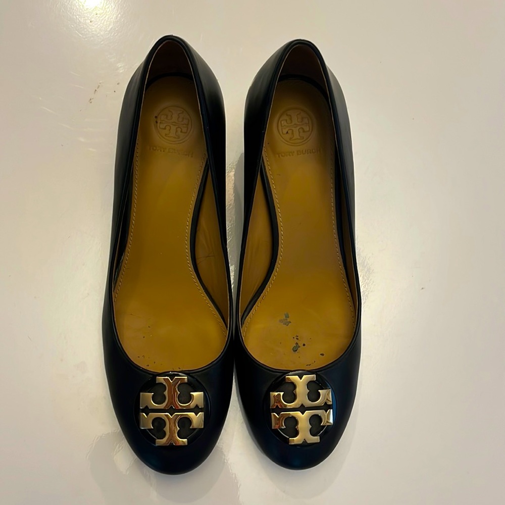 Gorgeous Tory Burch pumps, gently worn. Size 7.5